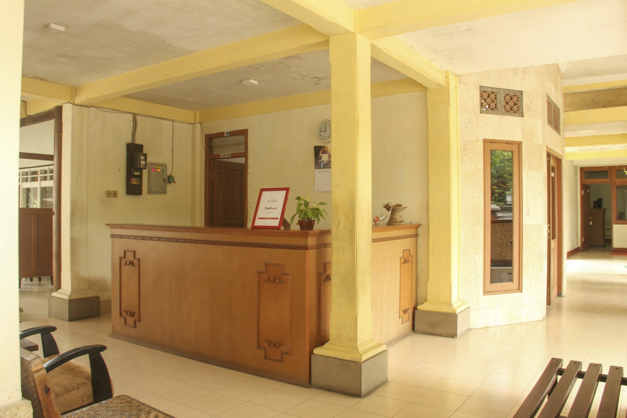 Reddoorz Plus @ Pejanggik Mataram Ngoại thất bức ảnh